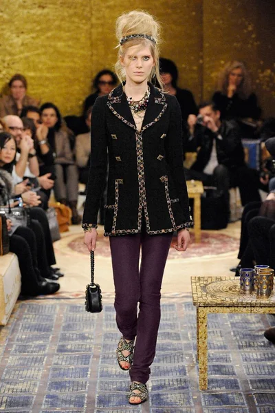 Look 27